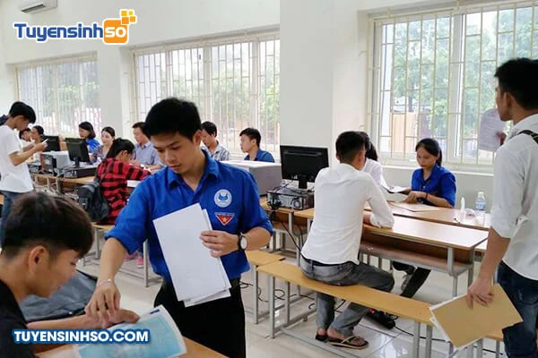 Đại học Kinh tế Kỹ thuật - Công nghiệp (Cơ sở Hà Nội)