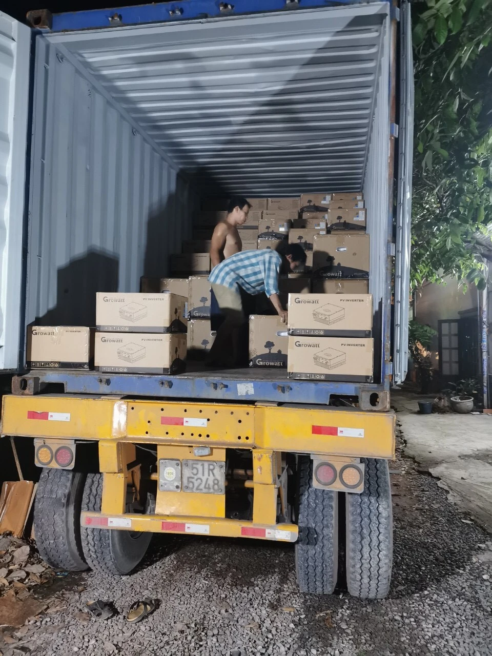 Bốc Vác Hàng, Bốc Xếp Container Chỉ Với 50k/h tại công ty Tuấn Vô